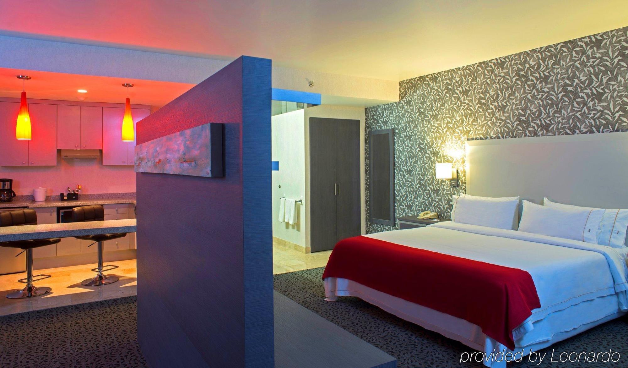 Holiday Inn Express & Suites Queretaro By Ihg Экстерьер фото
